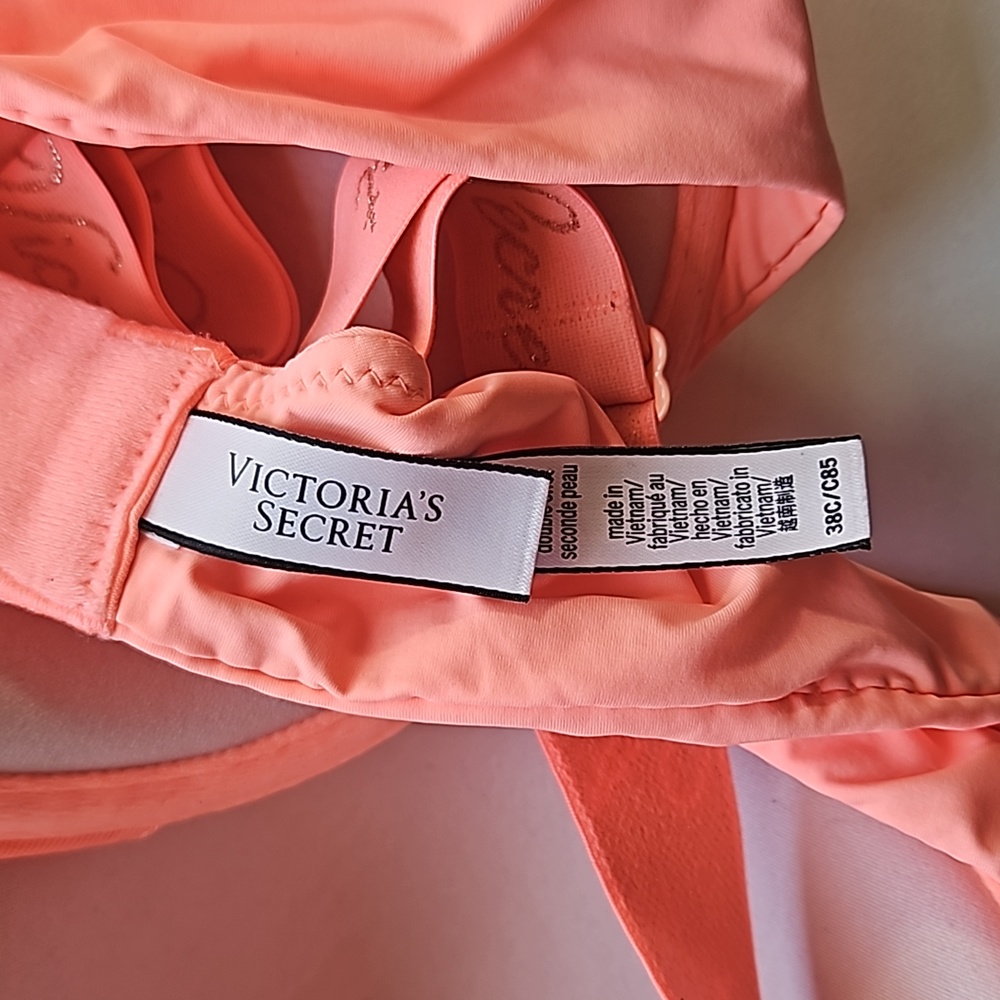 Victoria Secret Bra - Picture 3 of 5